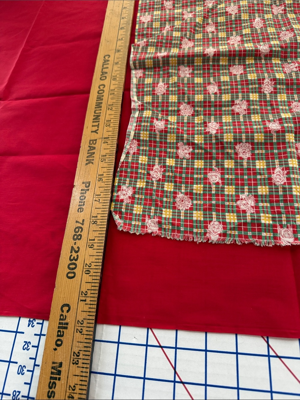 Vintage Feed Sack Style Floral Plaid Fabric + Red Cotton Lot - Picture 13 of 16